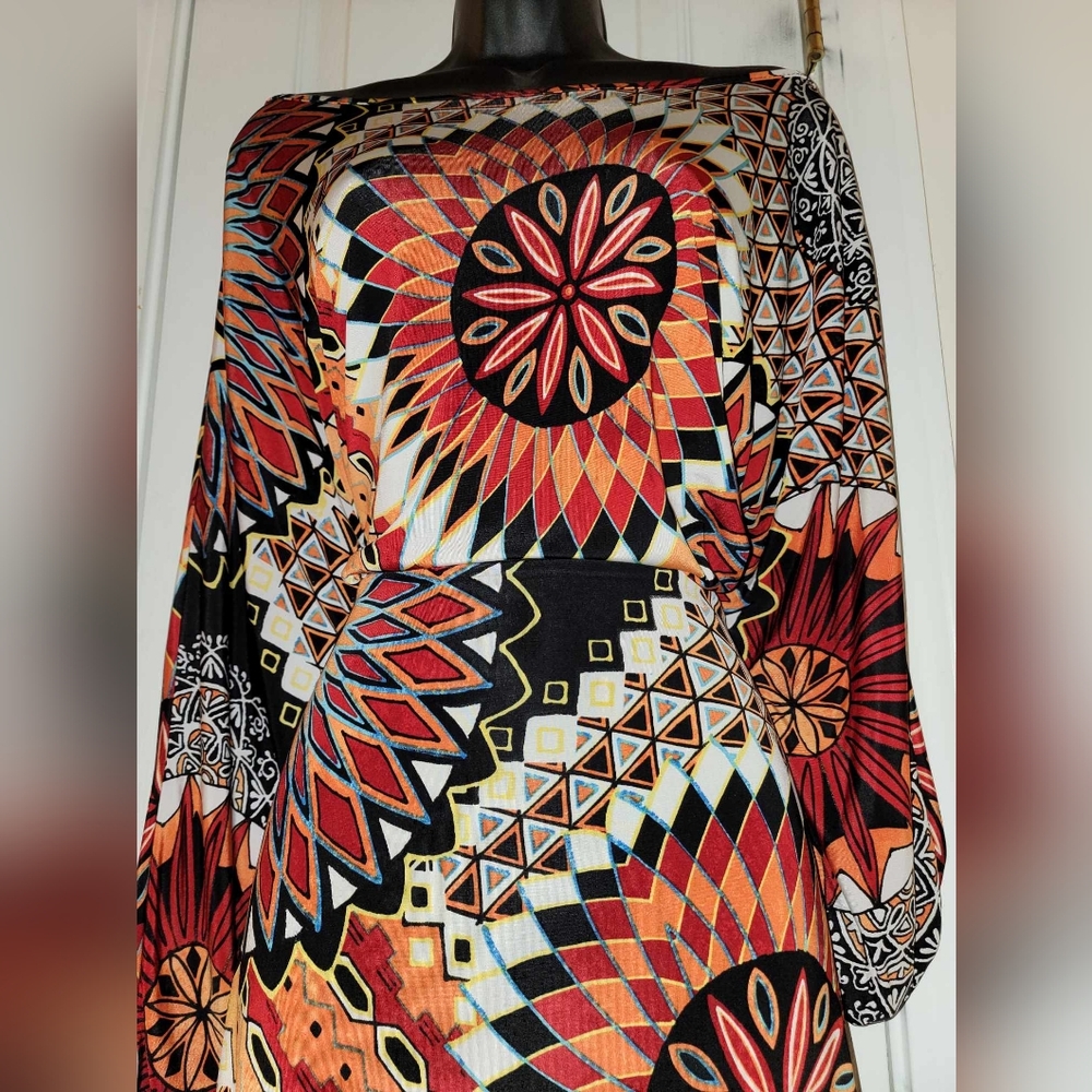 Patterned Dress with Cut-Out Back 2X